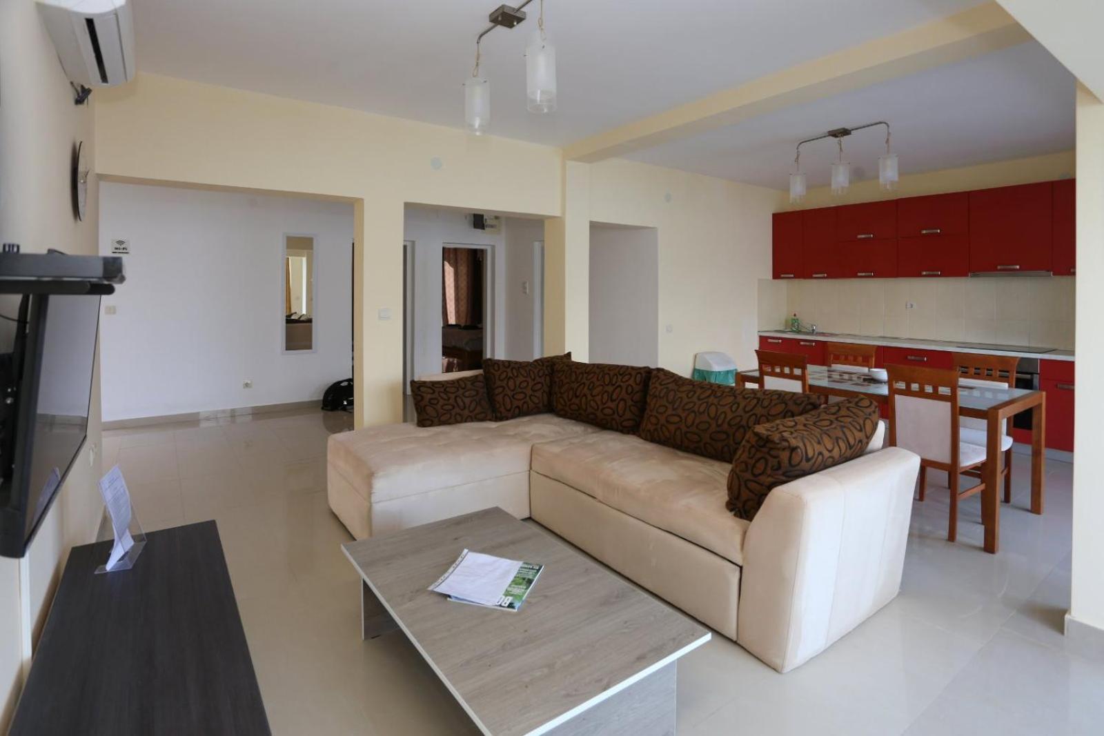 Mountain Bay Views Apartments Njivice Exterior photo