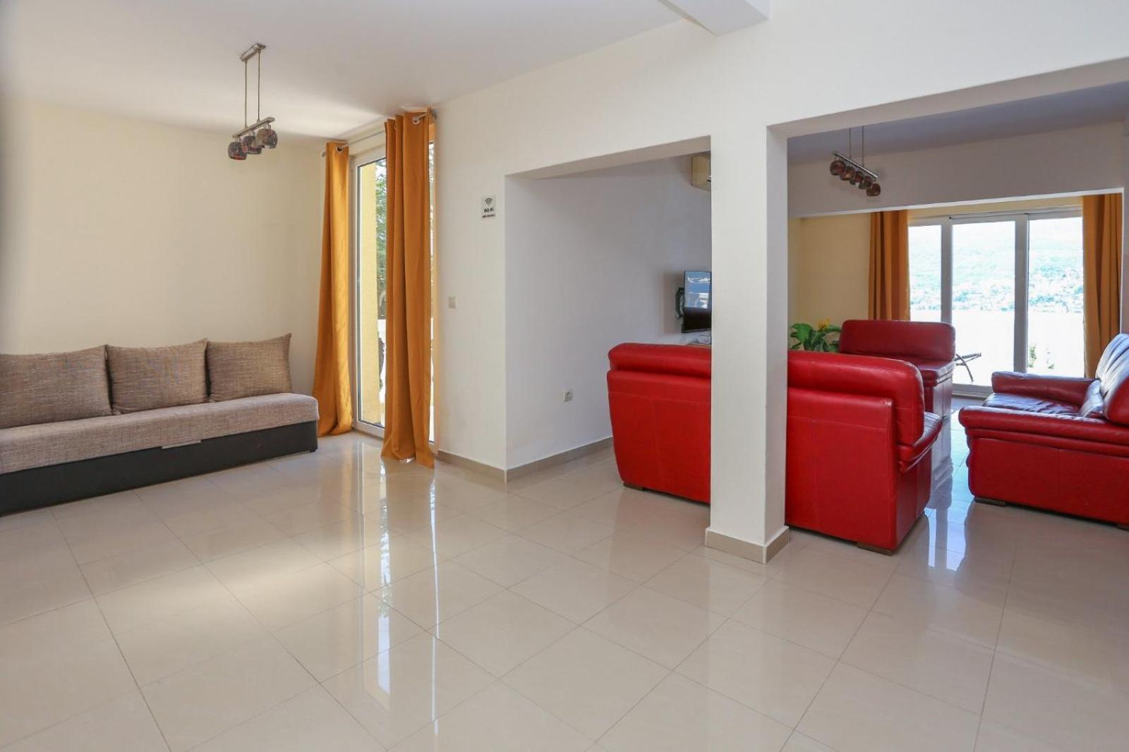 Mountain Bay Views Apartments Njivice Exterior photo